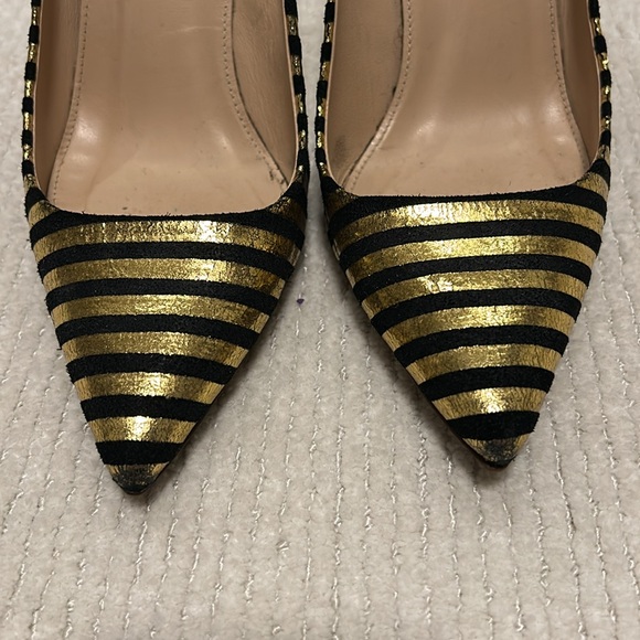 J. Crew Black and Gold Stripe Leather Pump
Size 6.5 - Picture 2 of 7